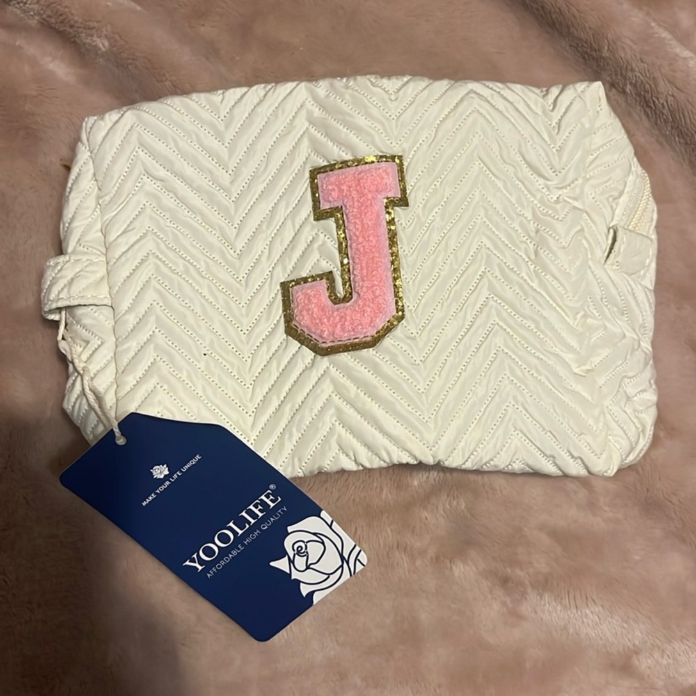 🍀5/$20 J monogrammed white initial makeup bag